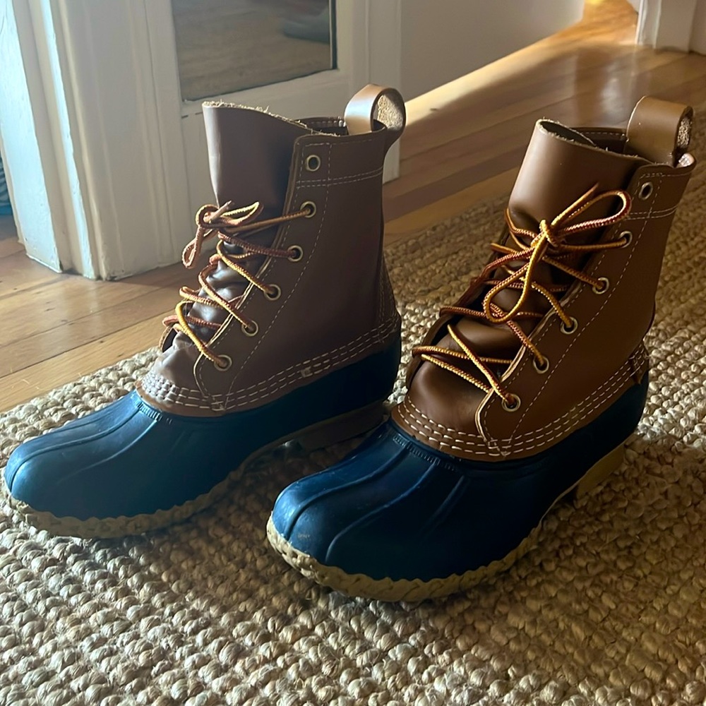 L.L. Bean The Original Boot - size 6